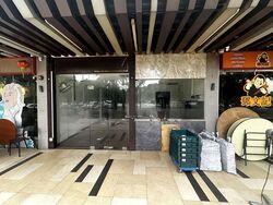 East Village (D16), Retail #579084051